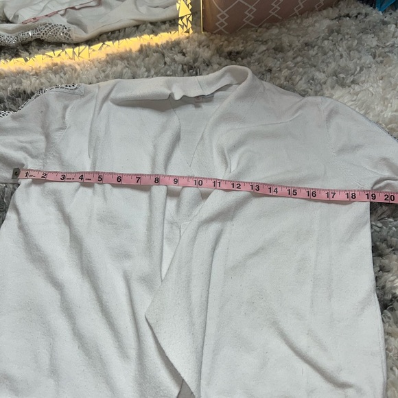 LIV Milano White Open Cardigan Rhinestone Sleeve Sweater - Picture 6 of 9